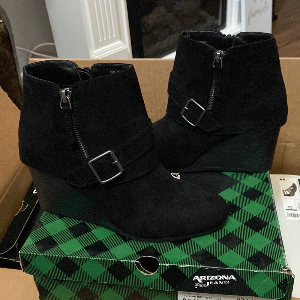 Black bootie